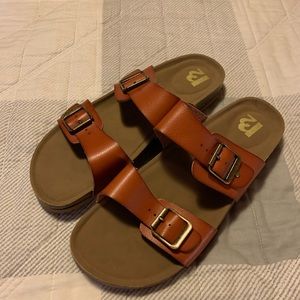 Women’s Faux Leather Sandals Size 9